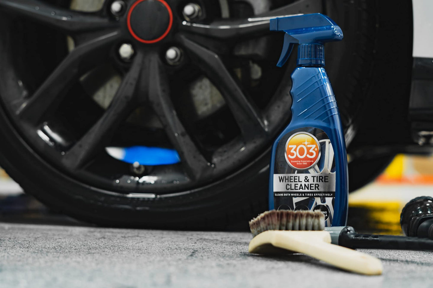 303 Products Wheel and Tire Cleaner - Cleans Both Wheels and Tires Effectively - Tough on Brake Dust - Removes Tire Browning - Foaming Formula, 16 fl. oz. (30590) Packaging May Vary