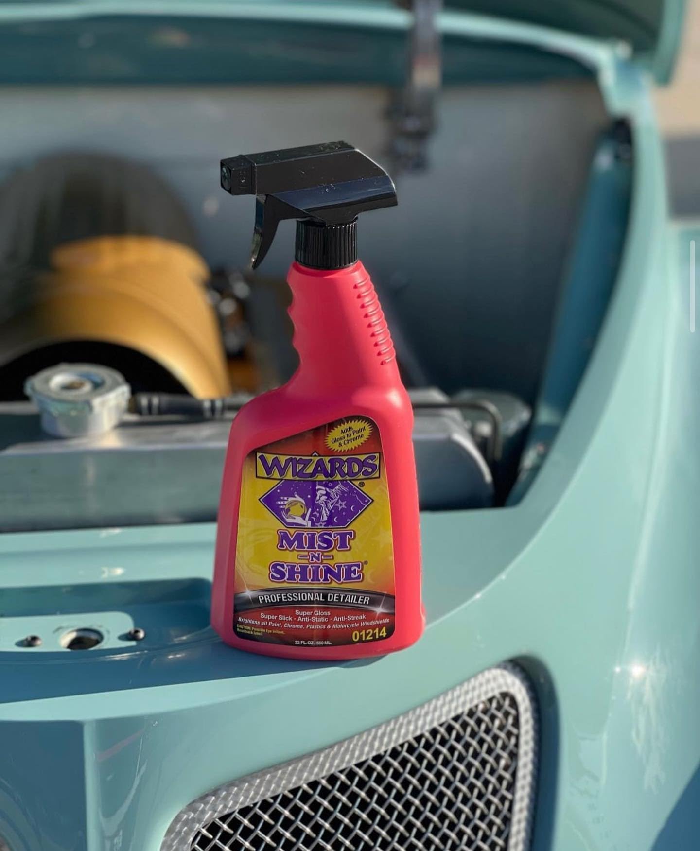 Wizards Mist-N-Shine Detail Spray - 22 Oz - Multi-Purpose High Gloss Finish Waterless Quick Detailer Spray for Glass, Chrome, Paint and Plastics - Car Exterior Cleaner for Auto Detailing Supplies