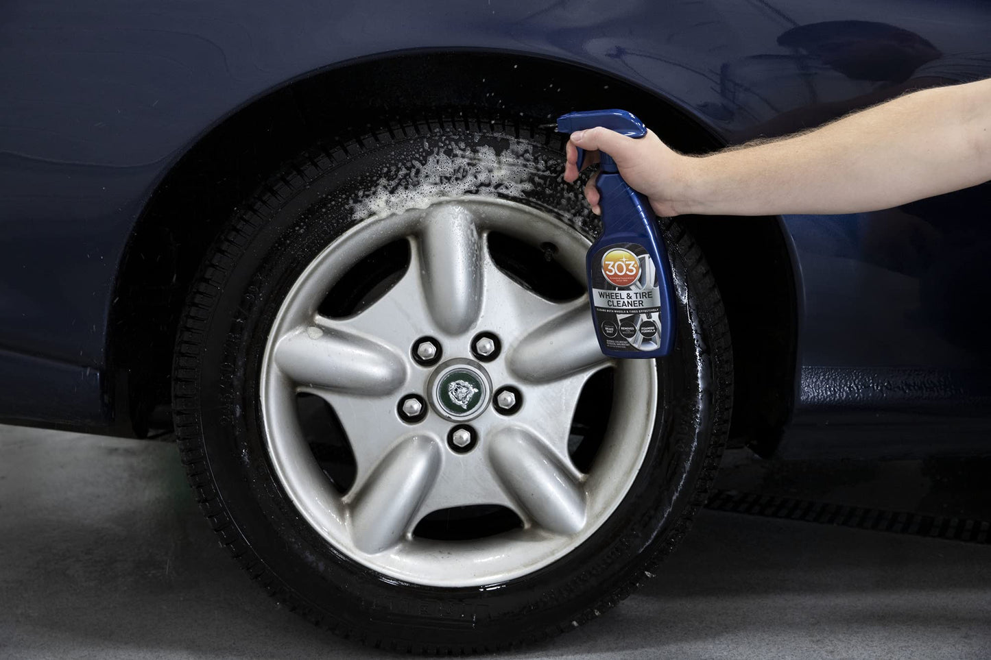 303 Products Wheel and Tire Cleaner - Cleans Both Wheels and Tires Effectively - Tough on Brake Dust - Removes Tire Browning - Foaming Formula, 16 fl. oz. (30590) Packaging May Vary