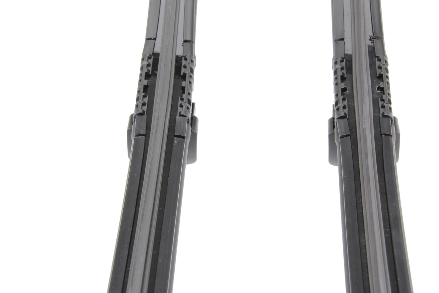 URO Parts 2238240200 Wiper Blade Set, For Cars w/Heated Washer System (Code 200 & 874); Includes 26" & 22" Blades