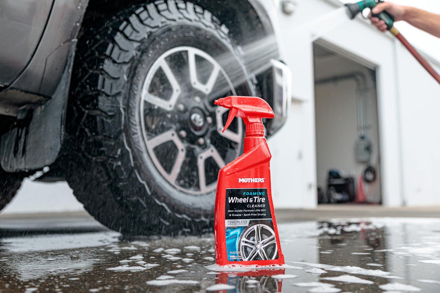 Mothers 05924 Foaming Wheel & Tire Cleaner - 24 oz.