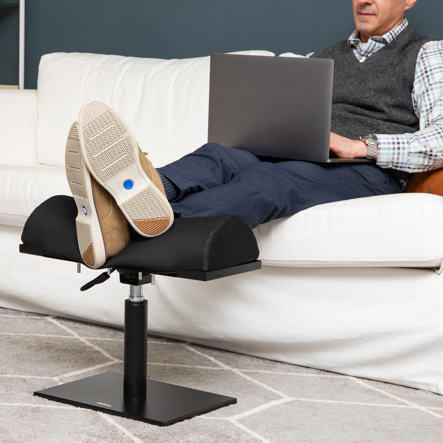 Mind Reader Foot Rest, Under Desk, Ergonomic, Hydraulic Height Adjustable, Ottoman, Office, Foam, 16.75" L x 7.5" W x 3.75" H, Black