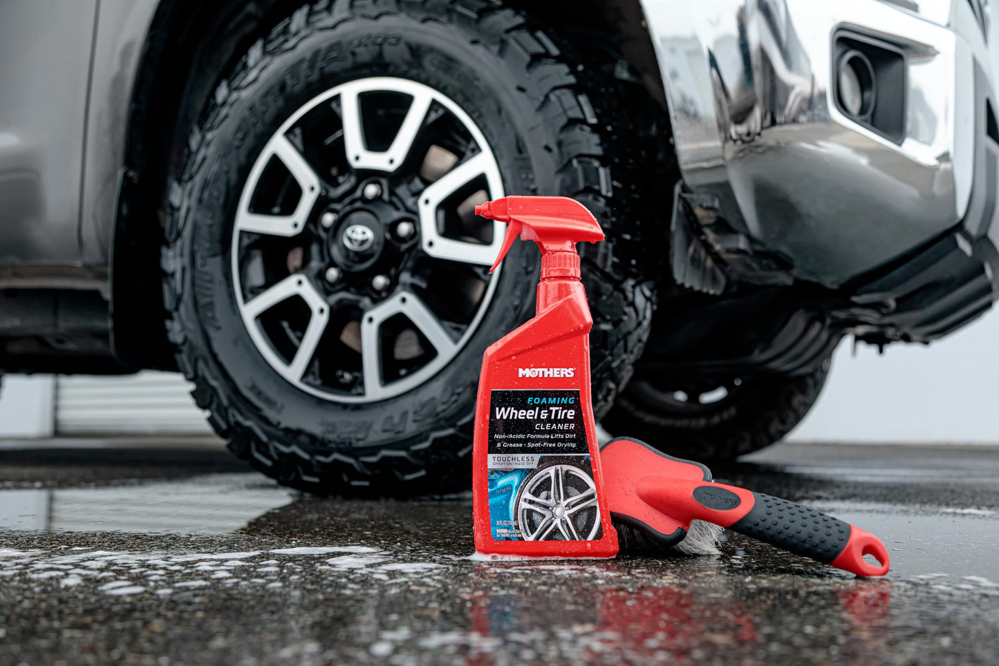 Mothers 05924 Foaming Wheel & Tire Cleaner - 24 oz.