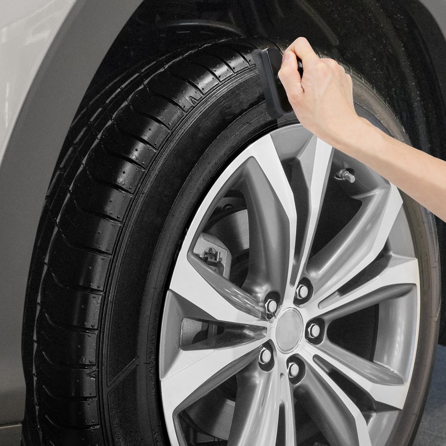 Car Tire Shine Applicator,Vegan Tire Shine Applicator with Curved Brush Head - Large Automotive Tire Dressing Applicator Brush with Storage Stand for Tire Detailing, 3.6 Inch Length (Black)