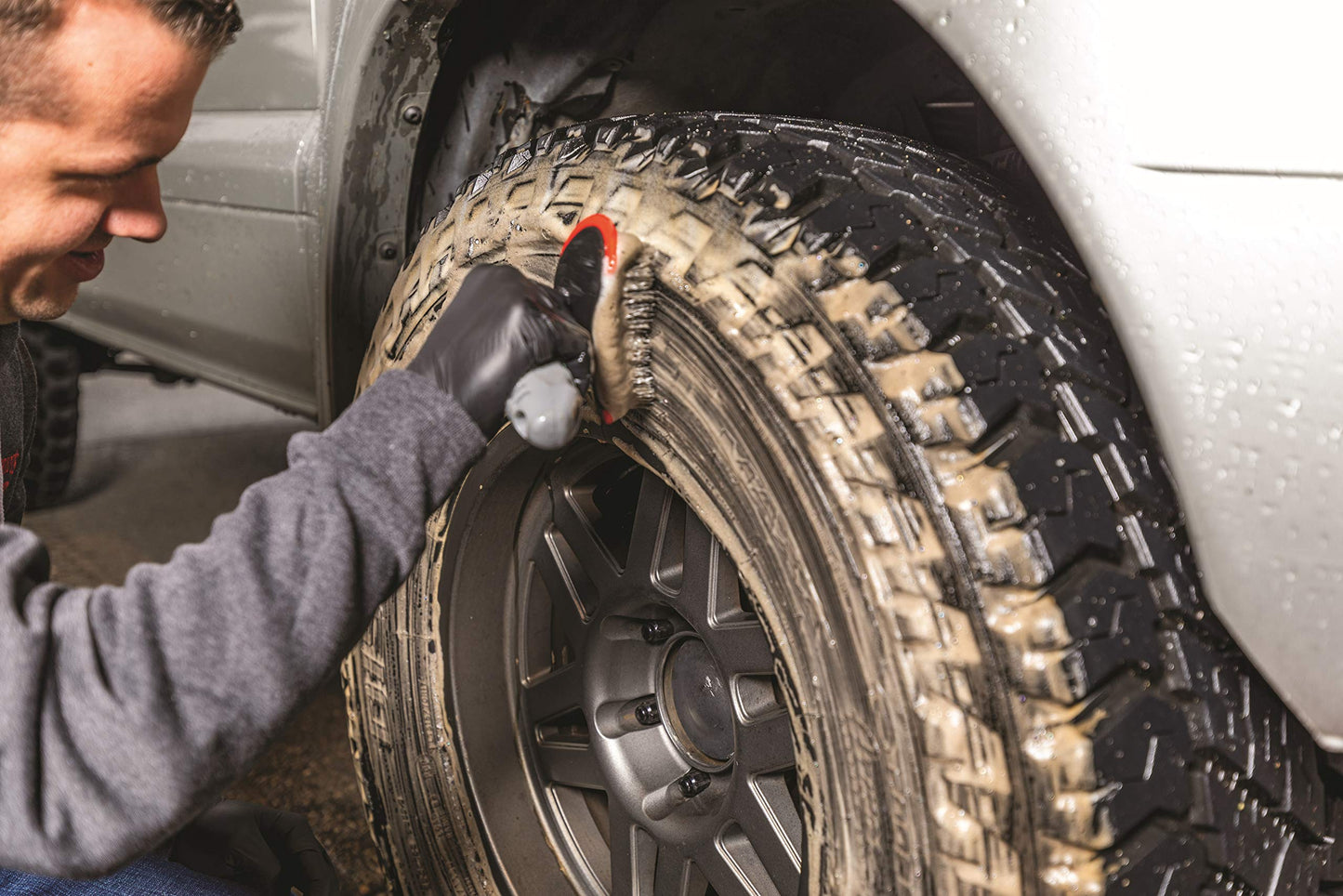 Griot's Garage Foaming Tire Cleaner, Removes Silicone Residue and Grime on Car, Truck, Motorcycle, and RV Tires, Safe for Whitewall Tires, 10952, 19oz